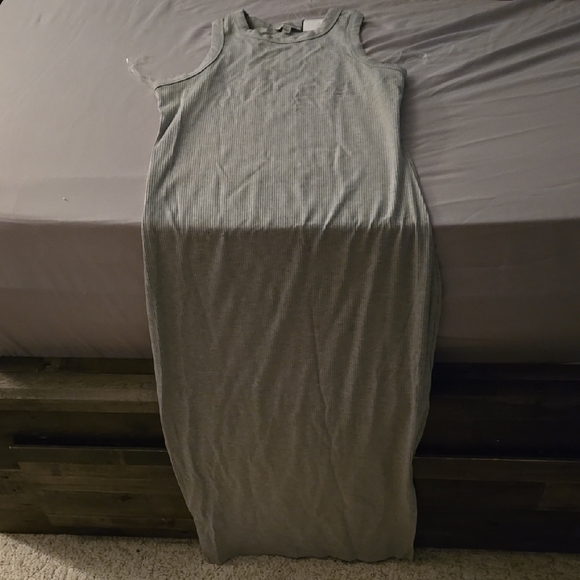 Casual Gray and White Maxi Dress with Halter Neckline - Picture 1 of 1